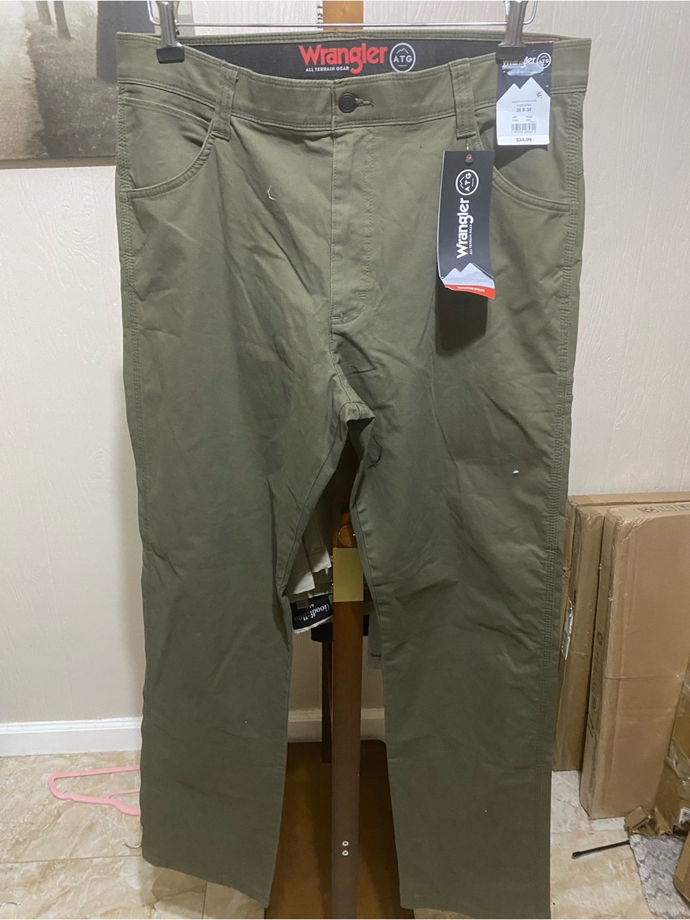 Wrangler Men's Olive Chinos - Straight Fit